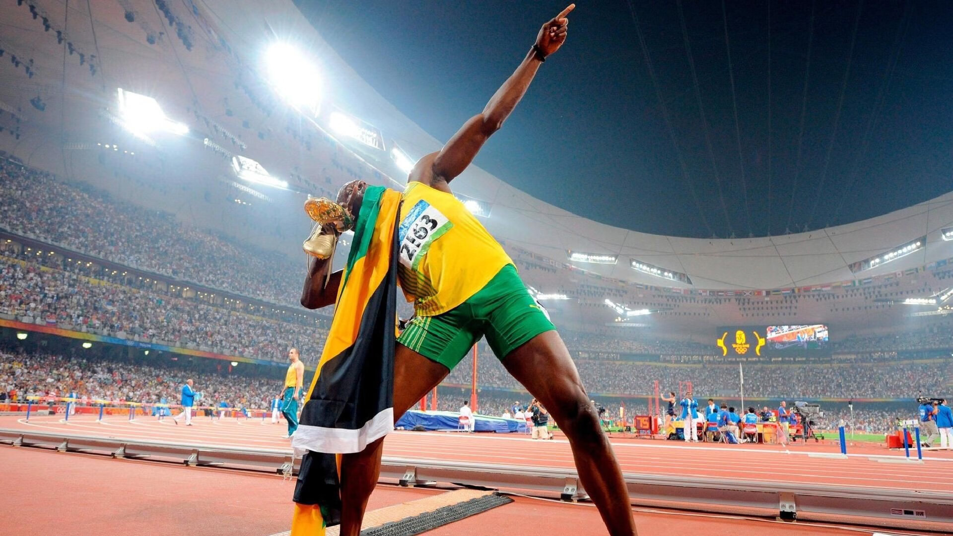 尼克斯核心兰德尔宣布参选市议员，引发热议，兰德尔尼克斯定妆照