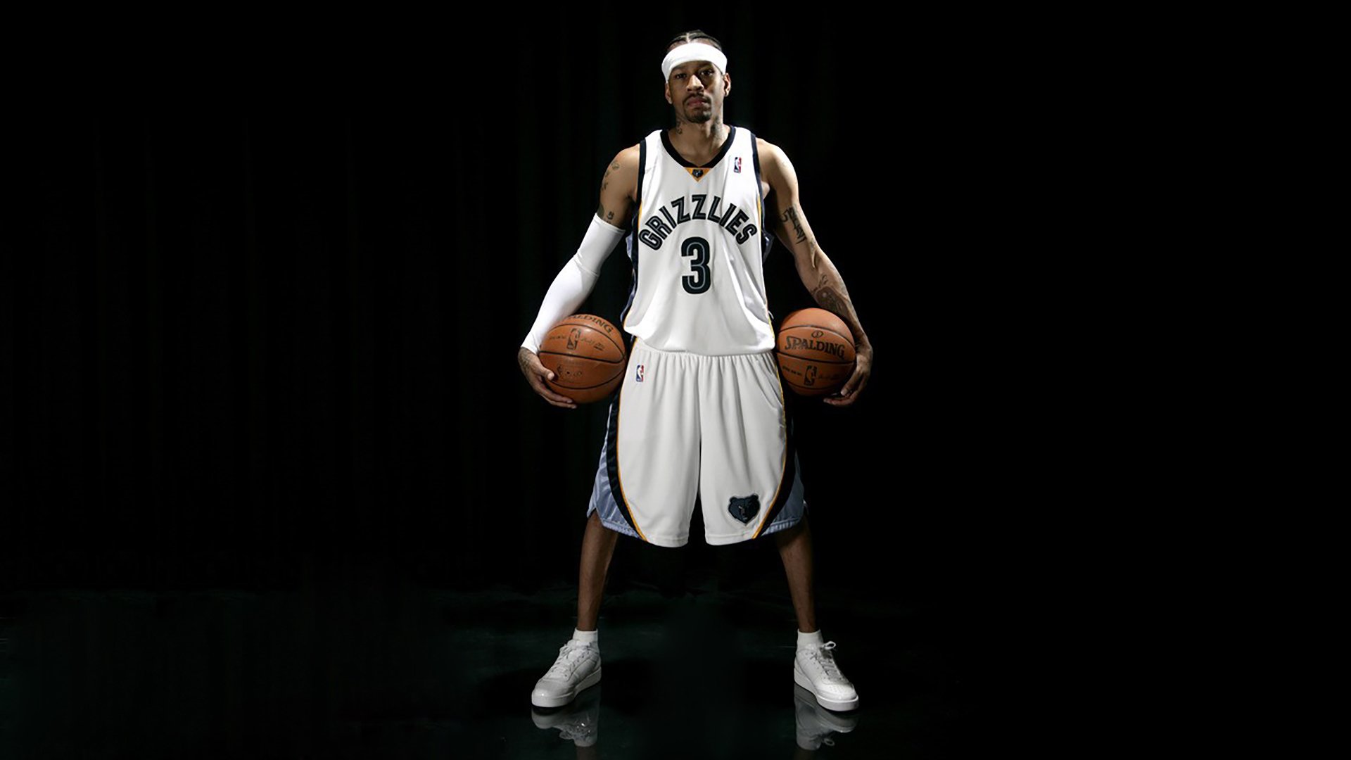 球场外的“战场”：媒体、裁判与球迷的角力，篮球场外是什么意思